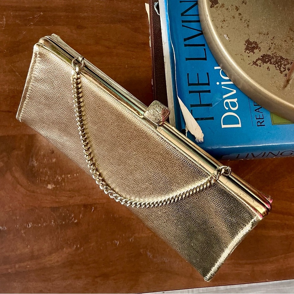 Vintage Gold Metallic Structured Evening Clutch Bag Chain Strap + Clasp Closure - Picture 12 of 13